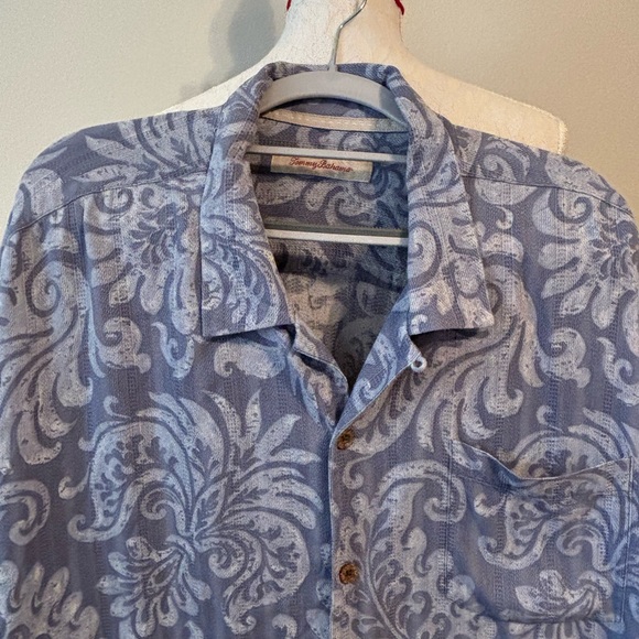 Tommy Bahama Blue 100% silk  Paisley Shirt - Picture 2 of 7
